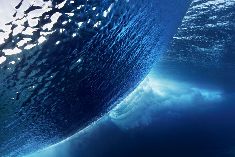 Вода волна