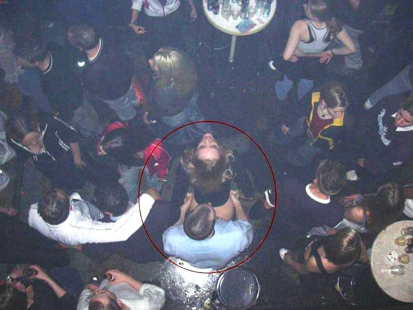 На дискотеке